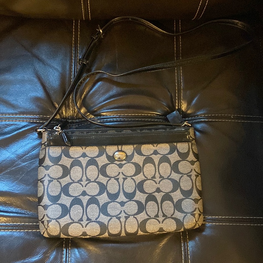 Coach crossbody bag with adjustable black strap, like new!